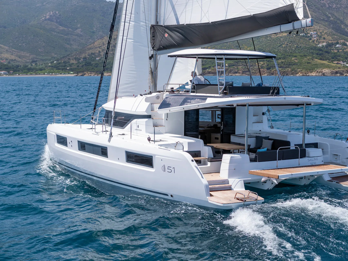 yacht-Lagoon 51-image-3