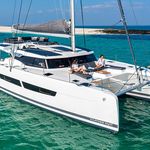 yacht-62351308 image-1