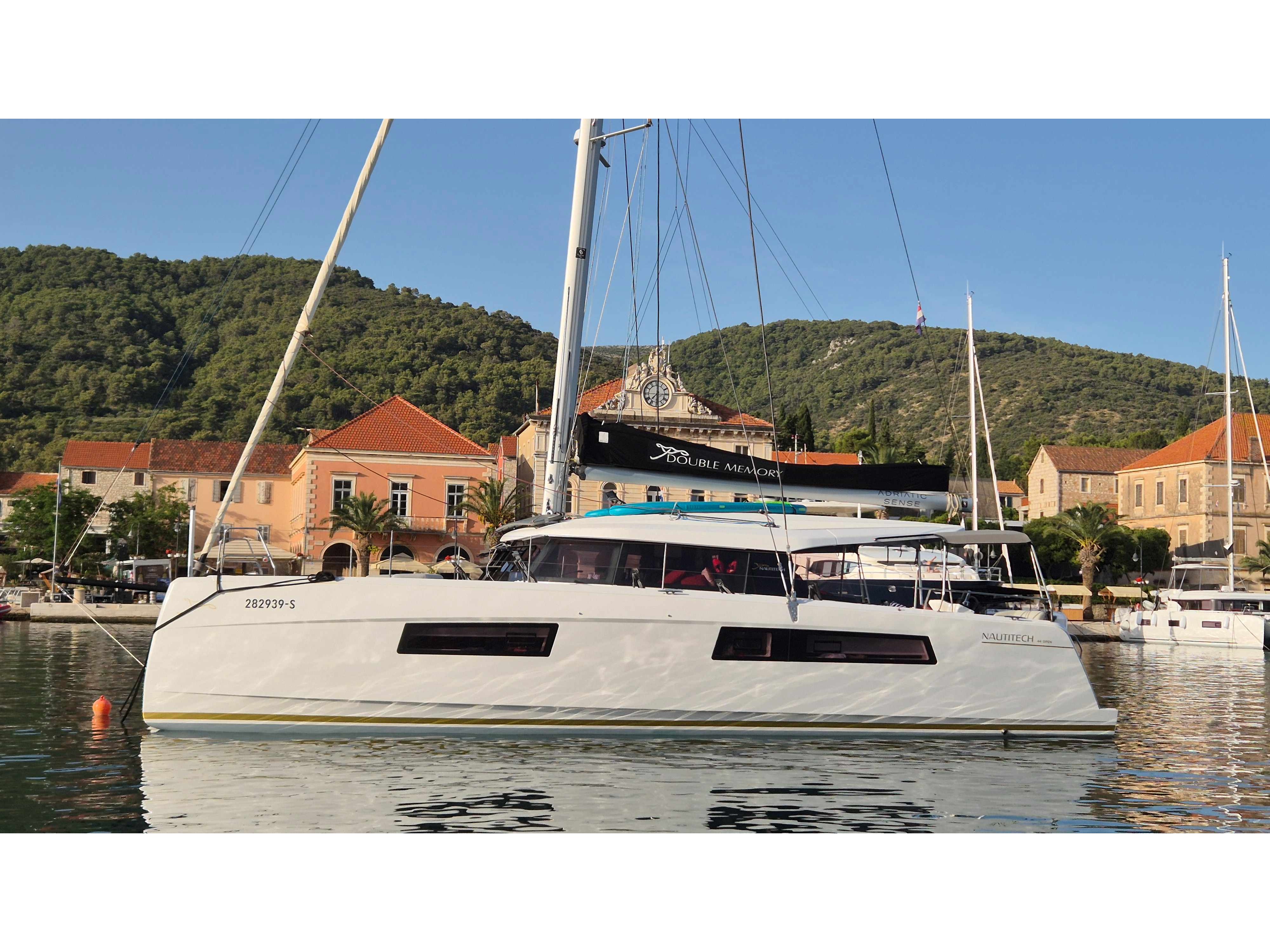 yacht-Nautitech 44 Open-image-9