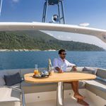 yacht-Absolute 47 Fly-image-2