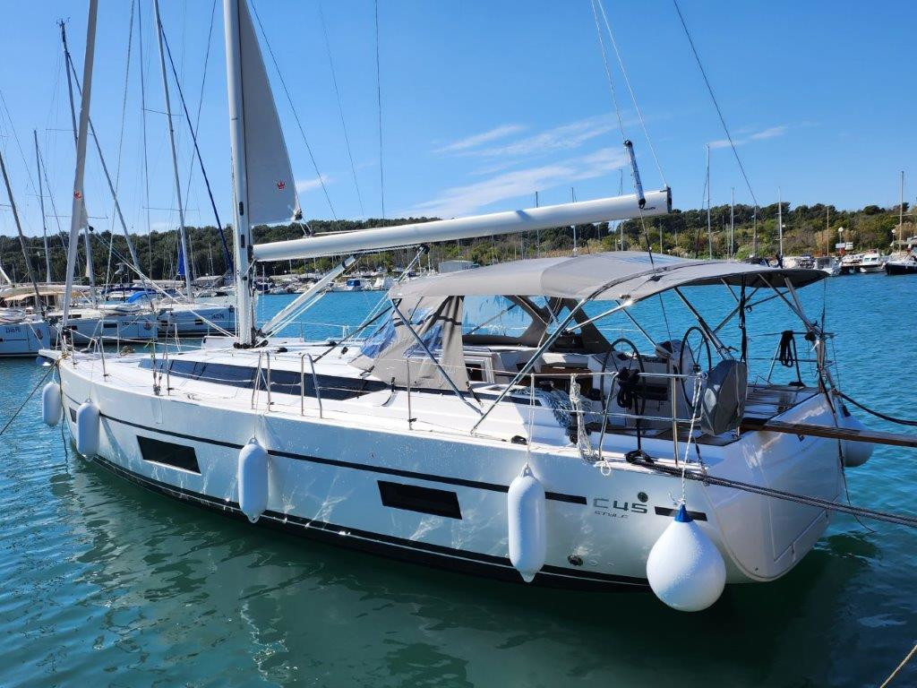 yacht-Bavaria C45 Style-image-2