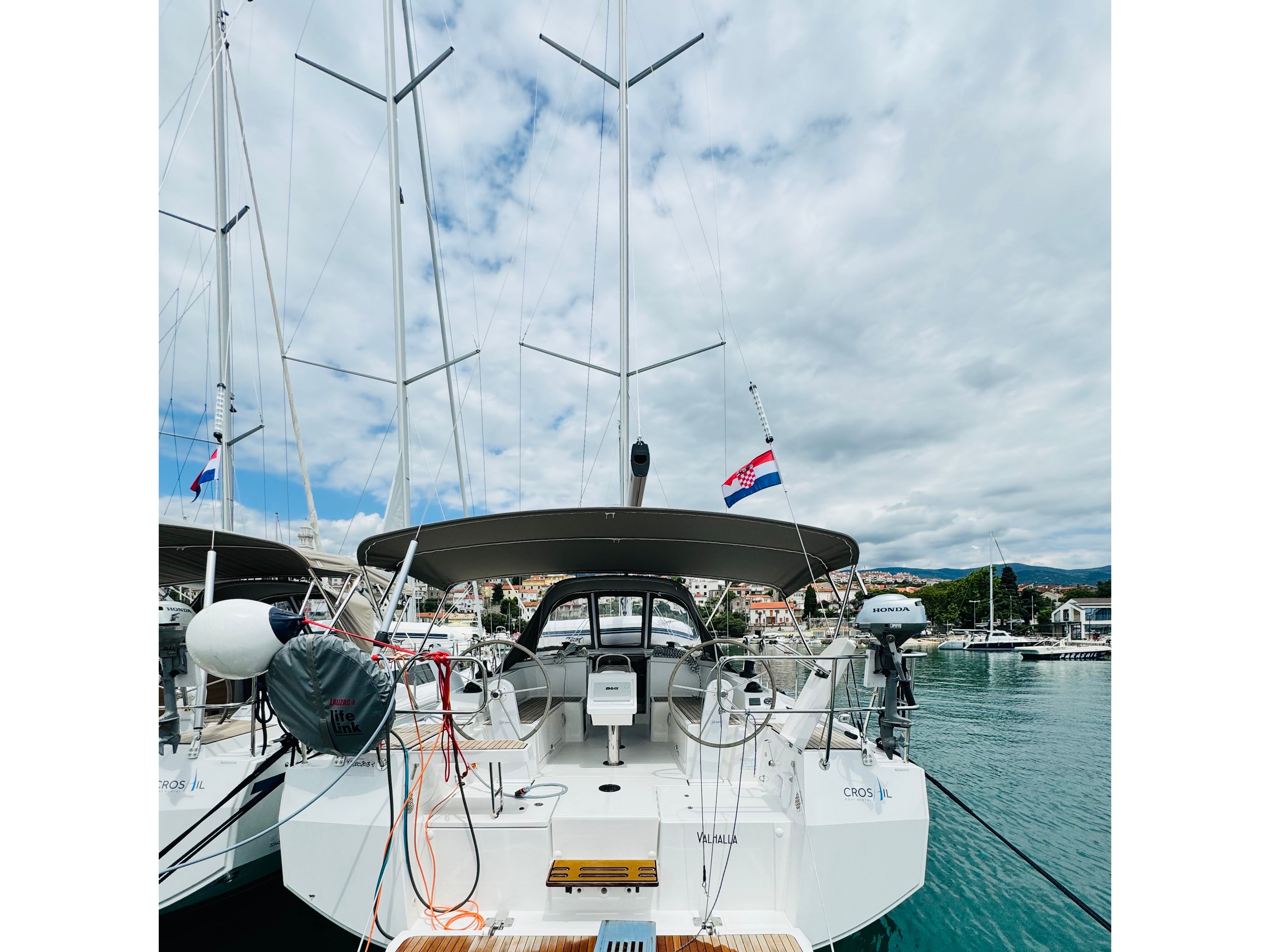 yacht-Bavaria C38-image-14