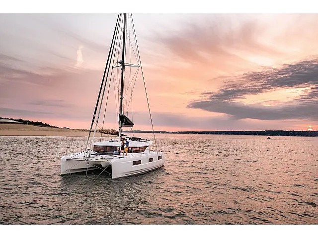yacht-Lagoon 46-image-12