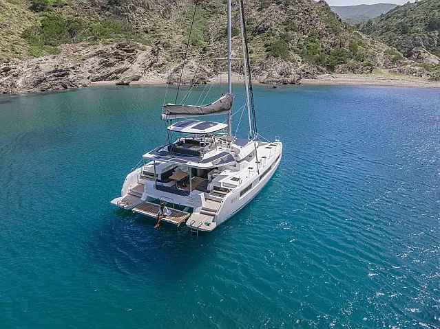 yacht-Lagoon 51-image-1