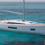 yacht-68240266 image-5