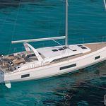 yacht-68240266 image-6