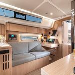 yacht-69208564 image-6