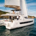 yacht-69208651 image-5