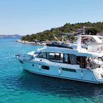 yacht-69209295 image-1