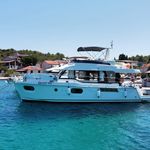 yacht-69209295 image-3