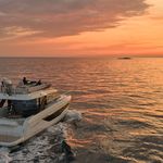 yacht-69784118 image-4