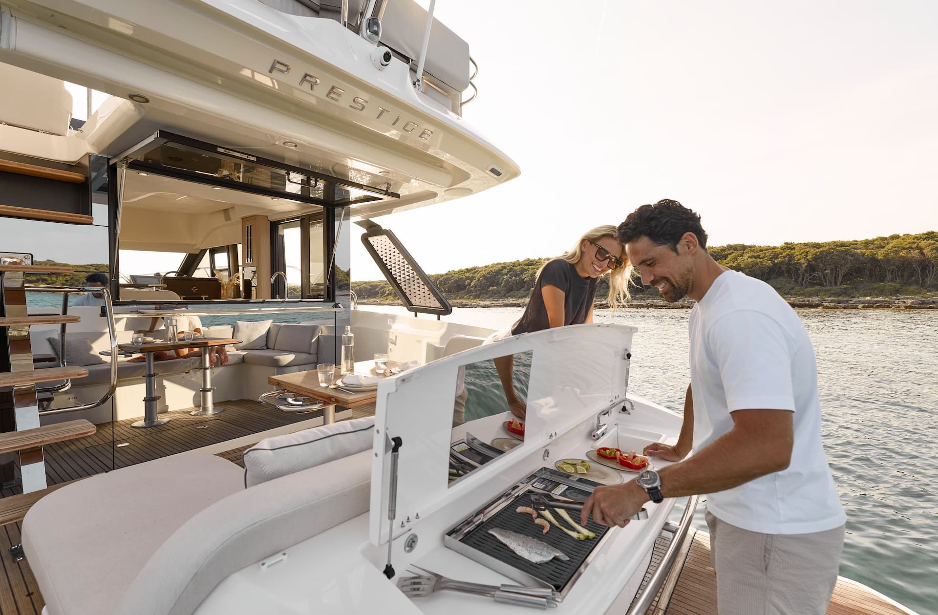 yacht-69784118 image-14