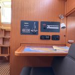 yacht-Bavaria 37 Cruiser-image-3