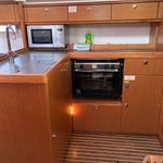 yacht-Bavaria 37 Cruiser-image-6