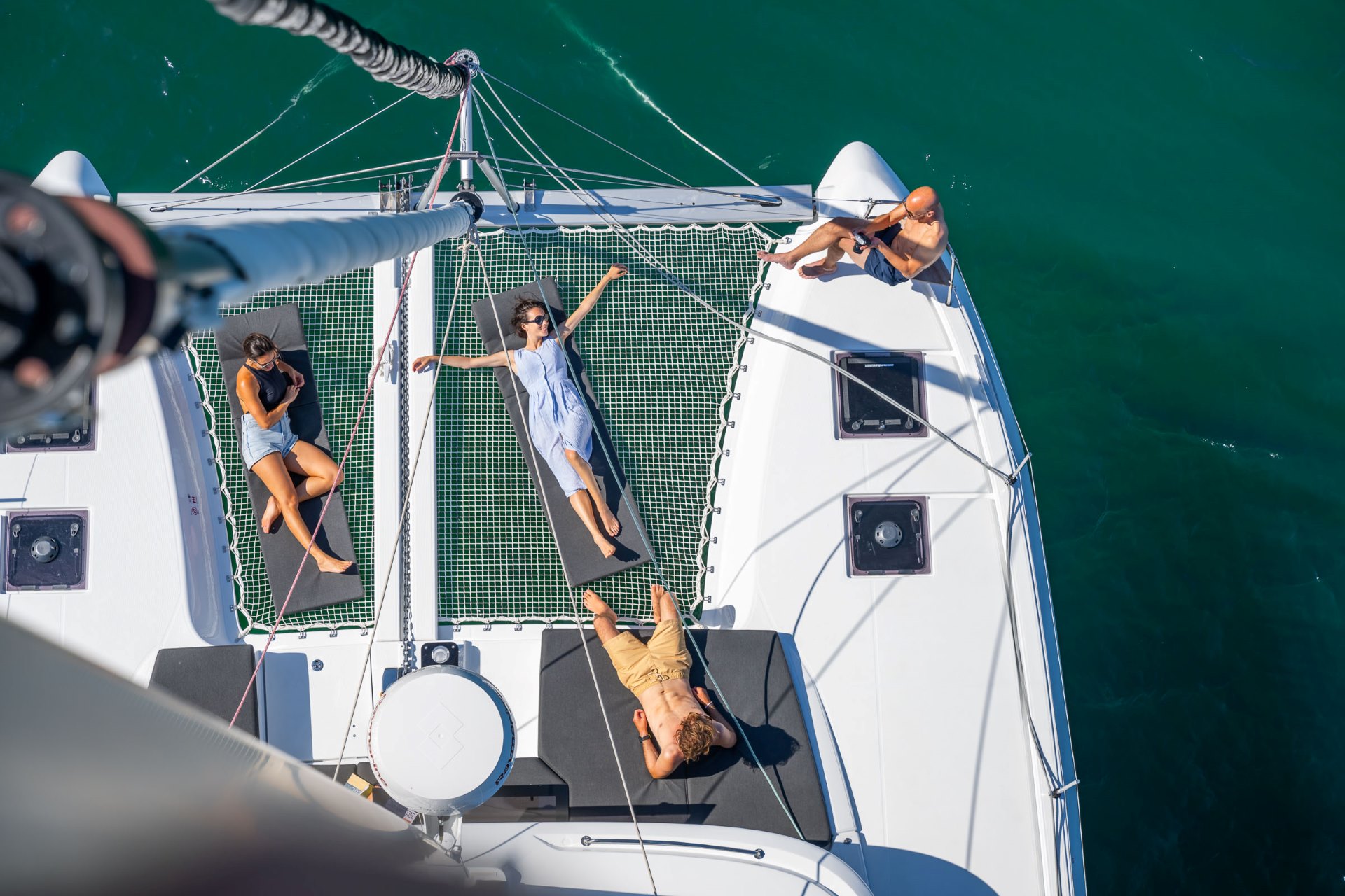 yacht-70861406 image-15