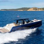 yacht-71051276 image-6