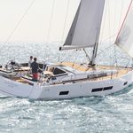 yacht-71052172 image-3