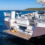 yacht-71109584 image-3