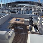 yacht-71178600 image-6