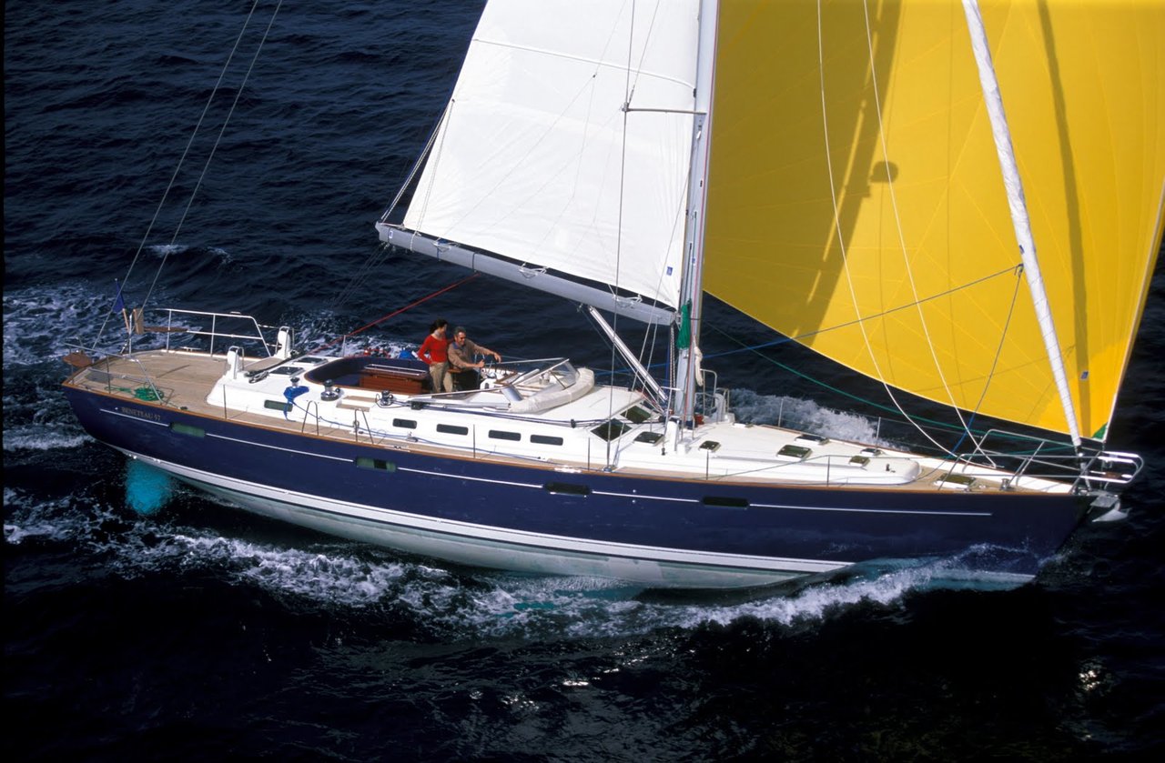 yacht-71236331 image-1