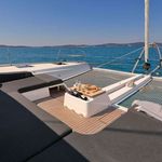 yacht-71287625 image-6