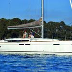 yacht-71298512 image-1