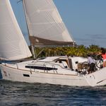 yacht-71298513 image-1