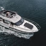 yacht-71750156 image-1