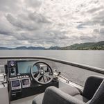 yacht-71750156 image-5