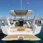 yacht-72352672 image-1