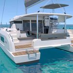 yacht-72587939 image-5