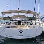 yacht-72645373 image-3