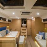 yacht-72647162 image-2