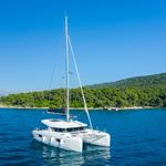 yacht-72679171 image-1