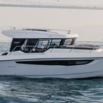 yacht-72859074 image-1