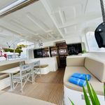 yacht-73035030 image-4