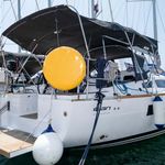 yacht-73097674 image-1