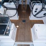 yacht-73097674 image-5