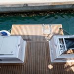 yacht-73097674 image-6