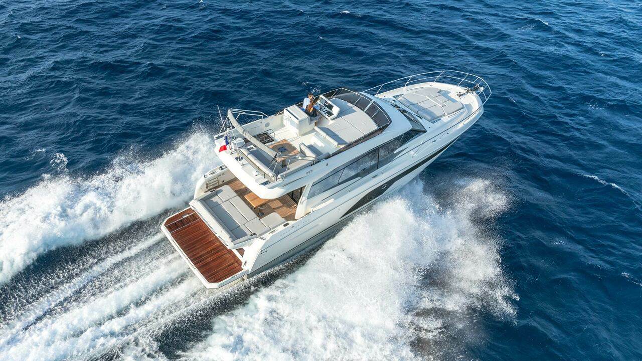 yacht-Prestige 590 Fly-image-9