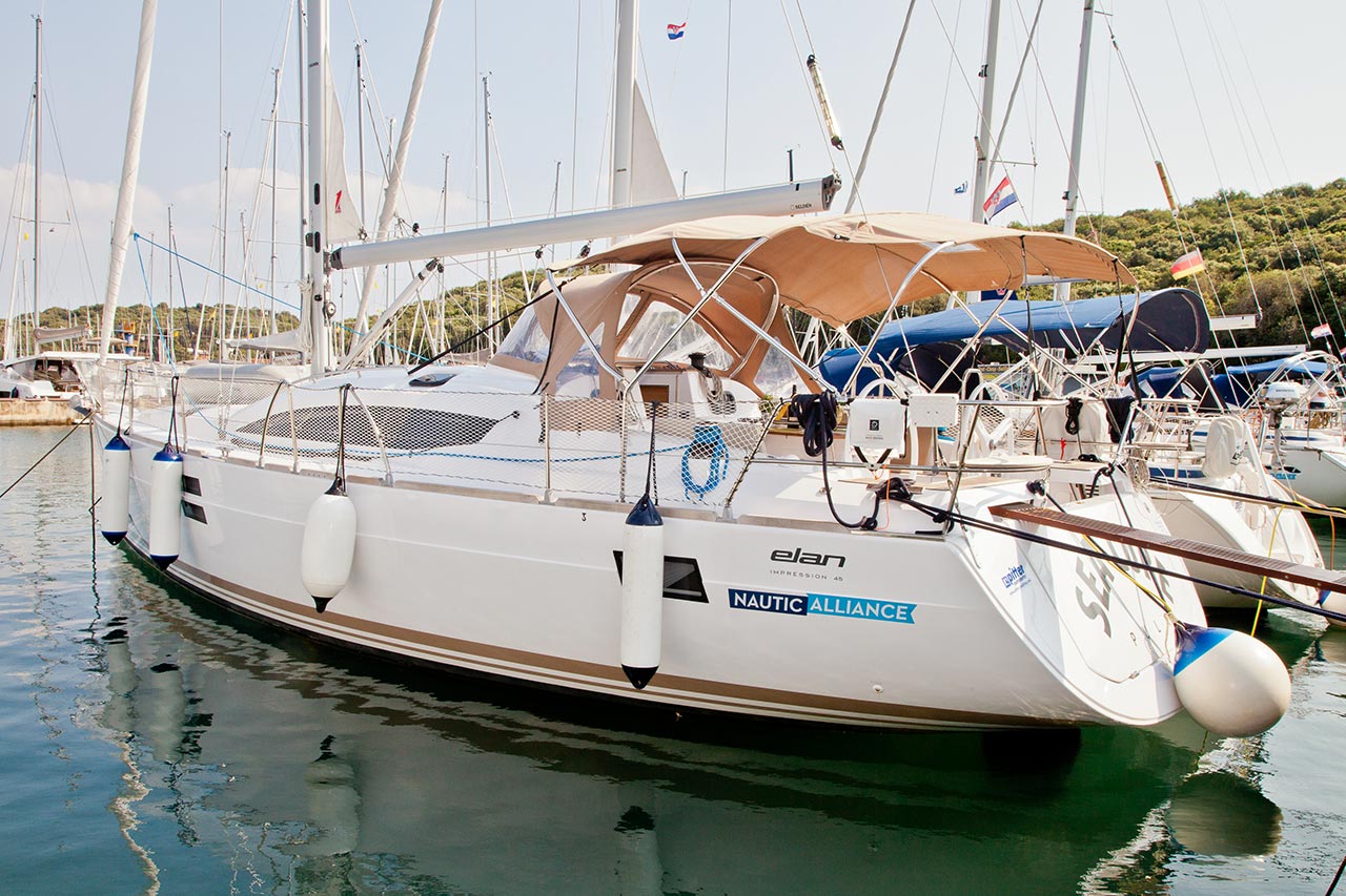 yacht-8966112 image-1